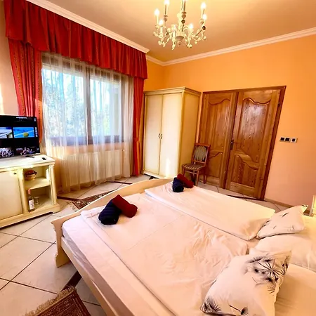 Klara Apartment *
